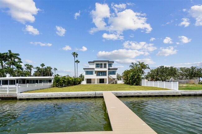 Building Photo - 3 Treasure Ln