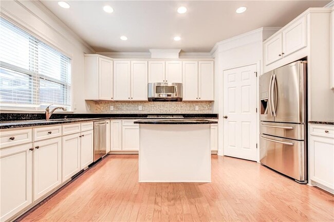 Building Photo - 3304 Ferncliff Ct