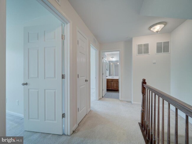 Building Photo - 45818 Winding Branch Terrace