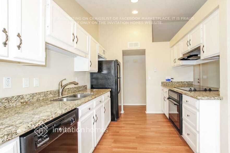 Building Photo - 3538 E Anderson Dr
