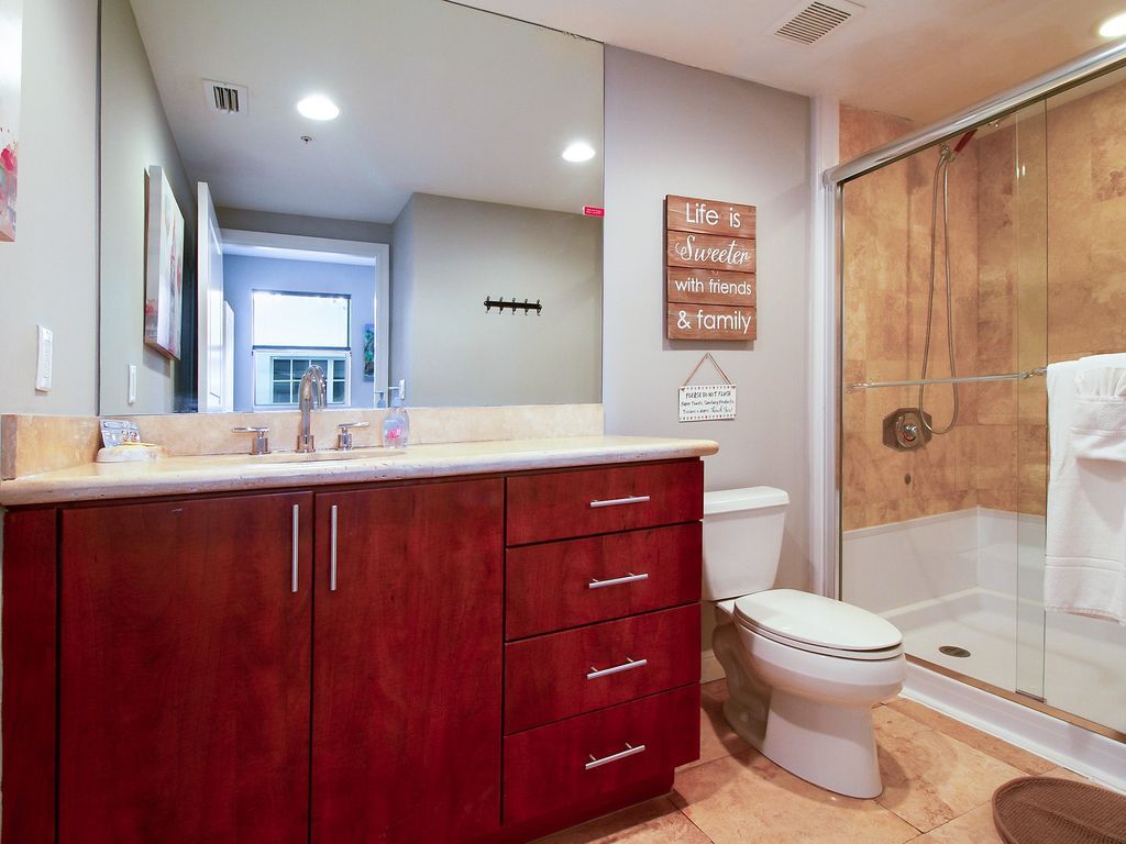 Building Photo - 334 Euclid Ave