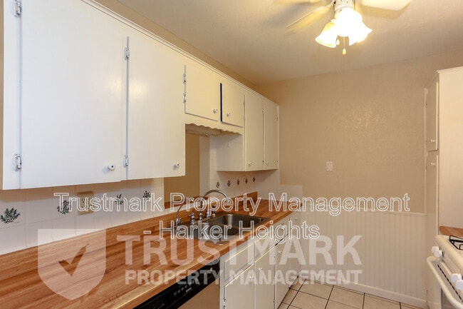 Building Photo - 417 Cottonwood Dr