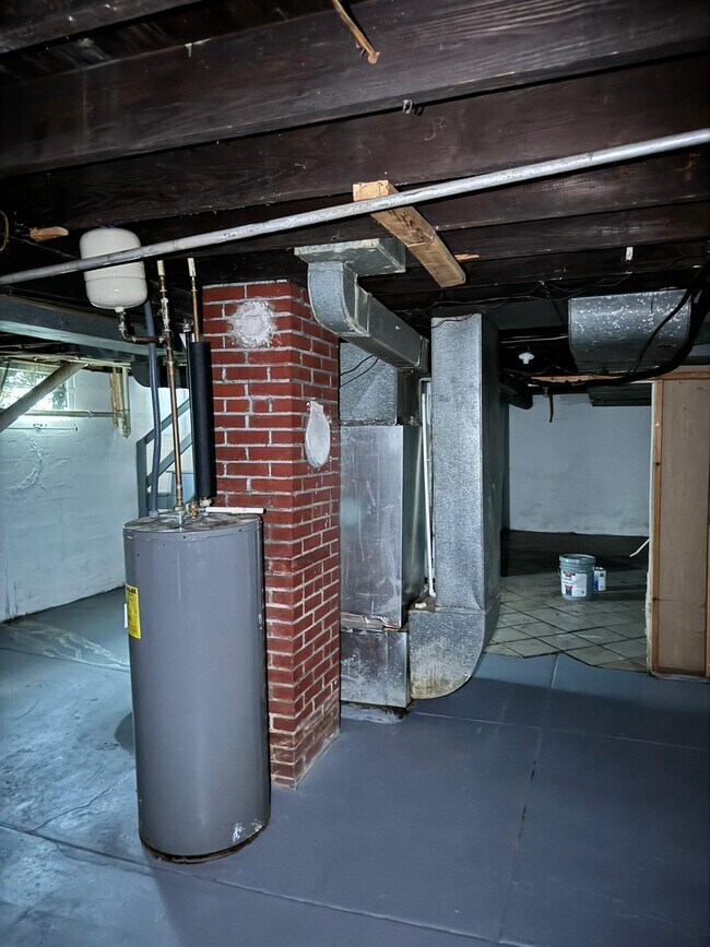 Building Photo - 5312 Hamilton Ave