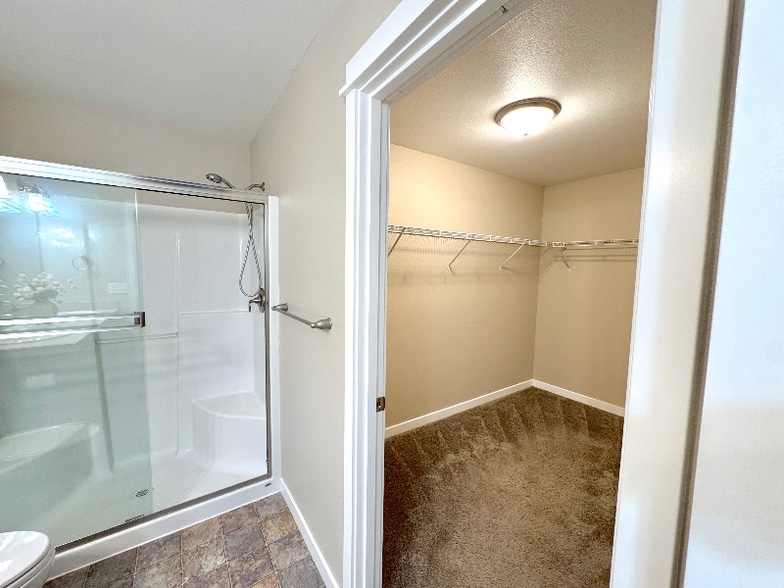 Building Photo - 5021 NE 29th Ave