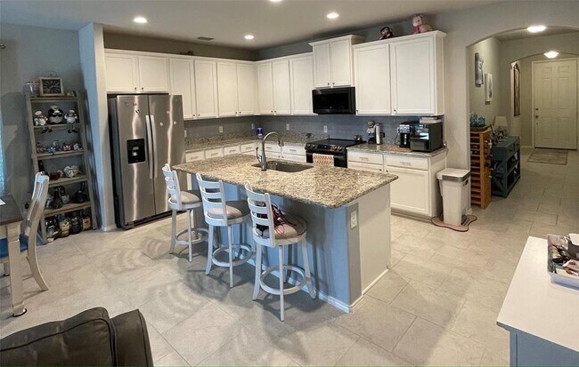 Building Photo - 5616 Las Lomas Ln