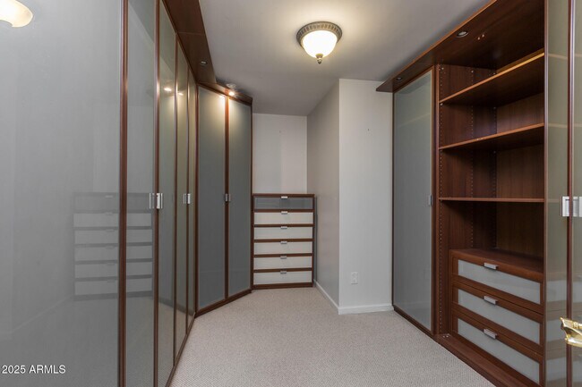 Building Photo - 49 Biltmore Estates Dr