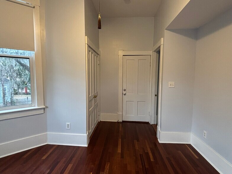 Front Bedroom - 1902 Barnard St