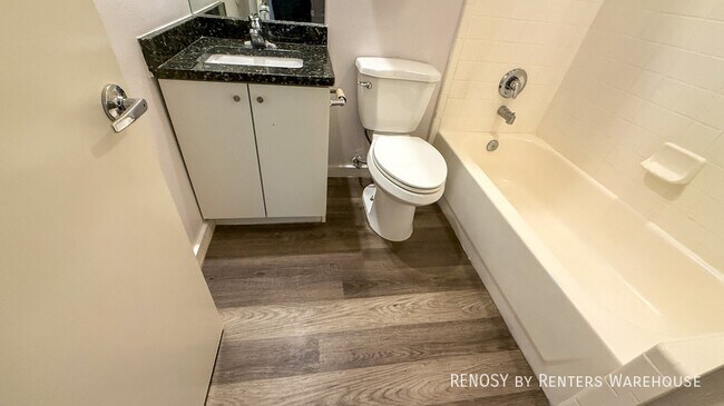 Building Photo - 2605 Calumet St