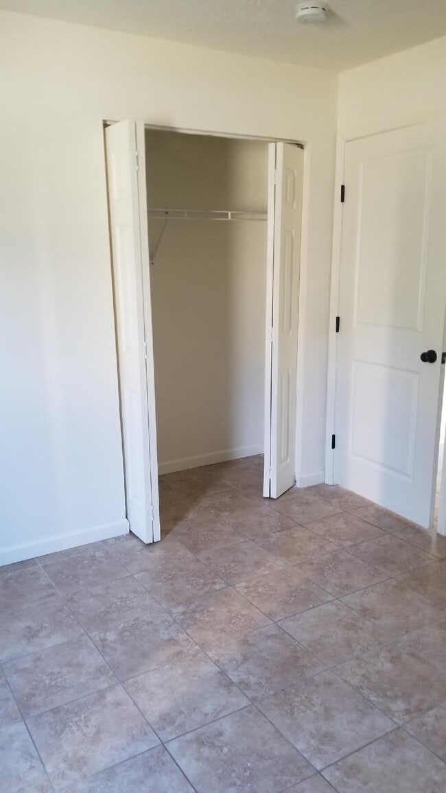 Building Photo - 165 Knowledge Ave