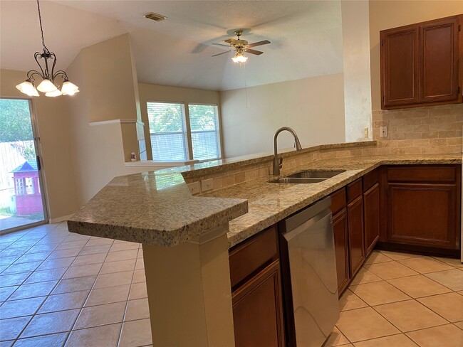 Building Photo - 4401 Egret Dr