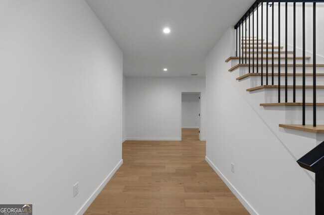 Building Photo - 3293 Lenox Pl NE