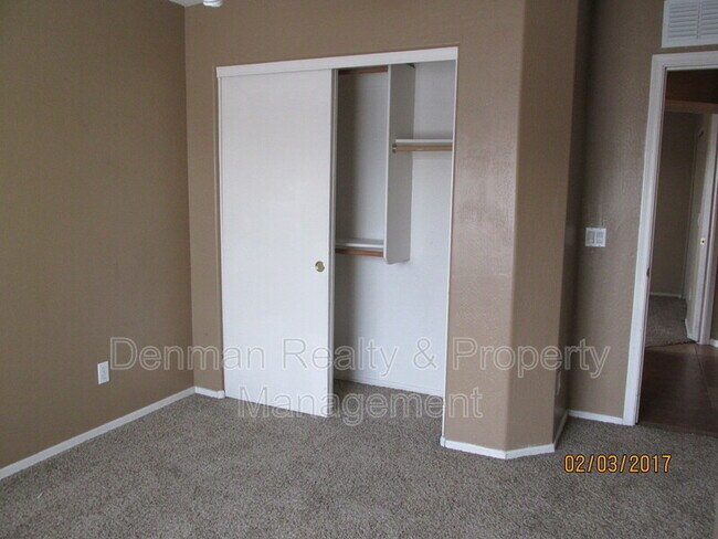Building Photo - 1124 E Maddison St