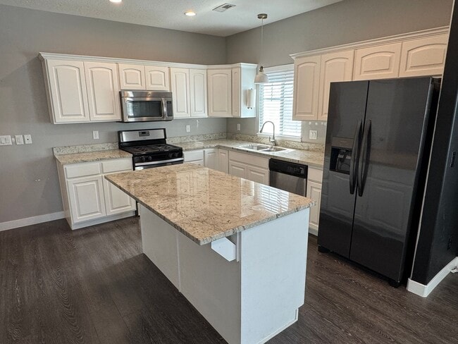 Primary Photo - Beautiful 3 bedroom 2 1/2 bath townhome