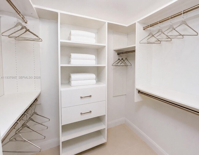 Building Photo - 2030 S Ocean Dr