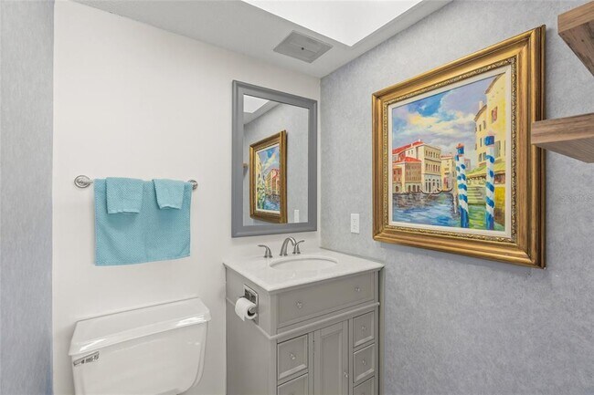 Building Photo - 708 S Tamiami Trl