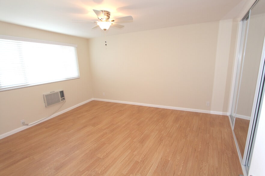 Bedroom 2 - 4800 Woodley Ave