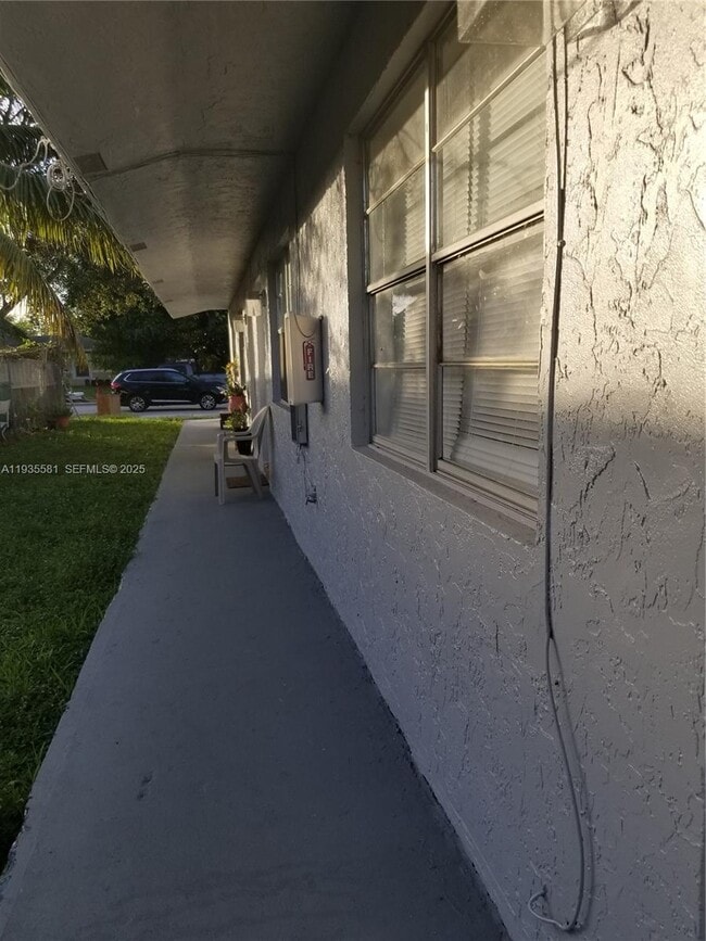 Building Photo - 1770 SW 44th Ave