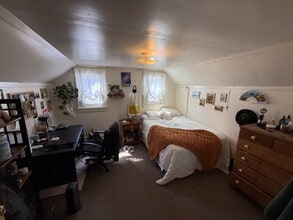 Building Photo - 121 Linden Ave