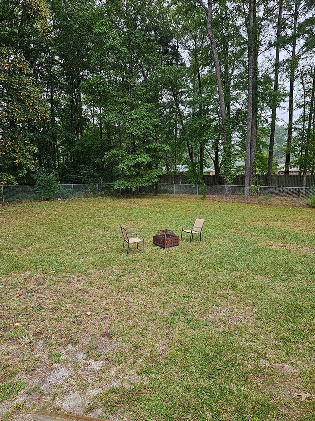 Building Photo - 803 Haskins Dr