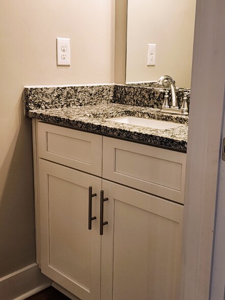 Building Photo - 1021 Wells Way