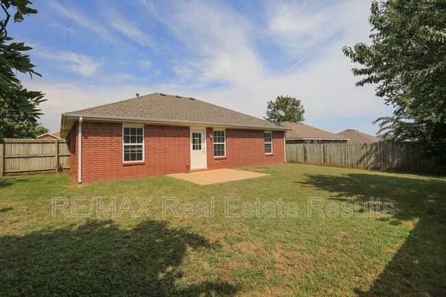 Building Photo - 1071 Evergreen St