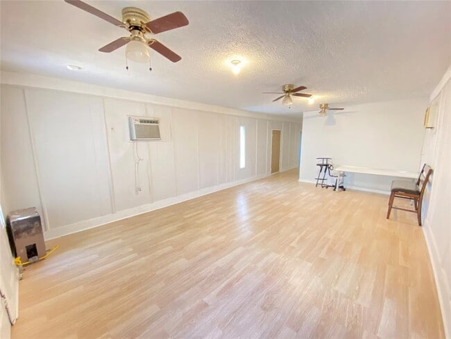 Building Photo - 9404 Dulcimer St