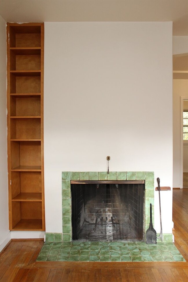 Building Photo - 3507 SW 11th Ave