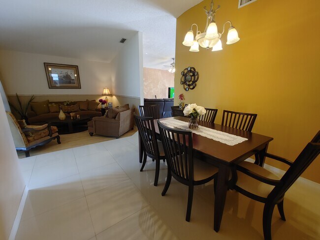 Building Photo - 894 NW 134th Pl