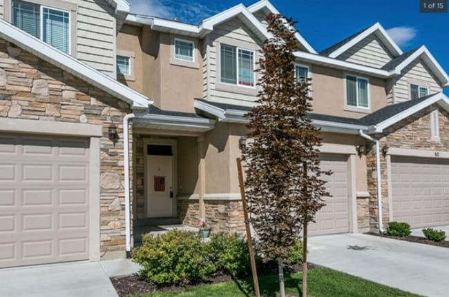 Primary Photo - Beautiful 4-Bedroom Townhouse in Gated Com...