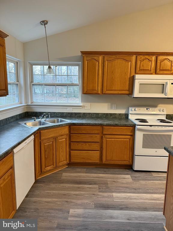 Building Photo - 6407 Sunset Rd