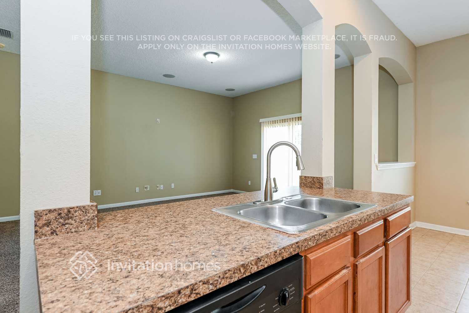 Building Photo - 9098 Gloucestershire Ct