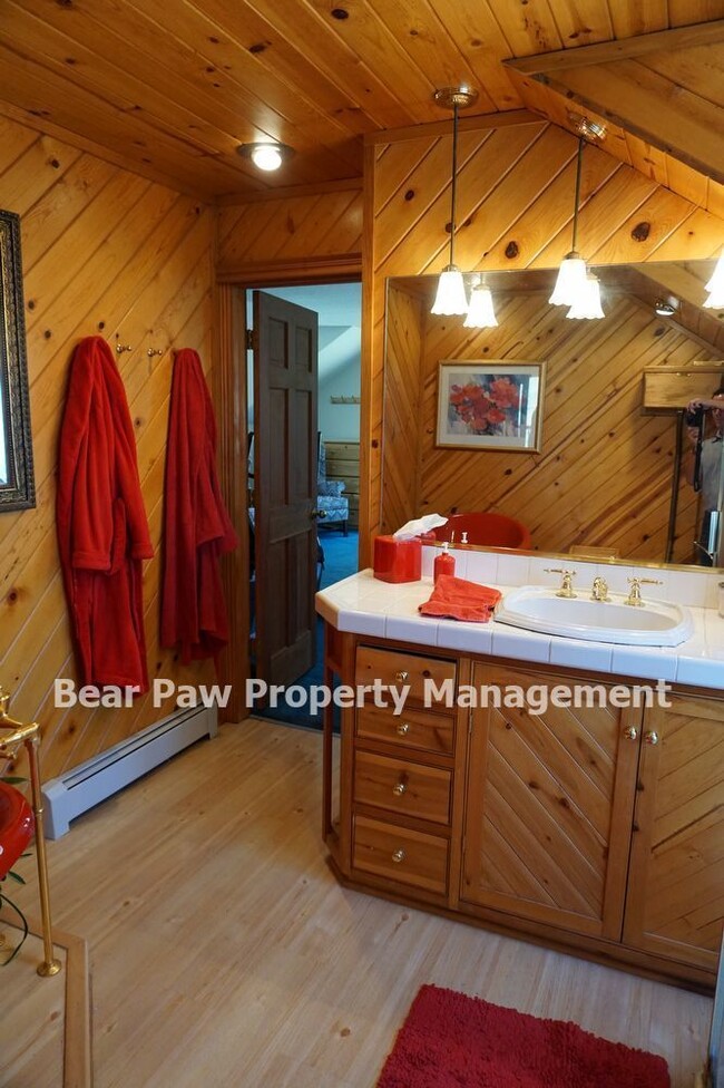 Building Photo - Great House in South Evergreen!! Must See!!