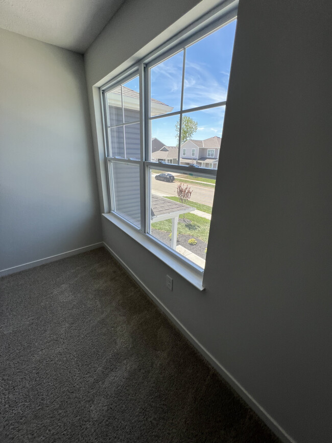 Master bedroom Window - 6582 Pfeifer Ash Dr