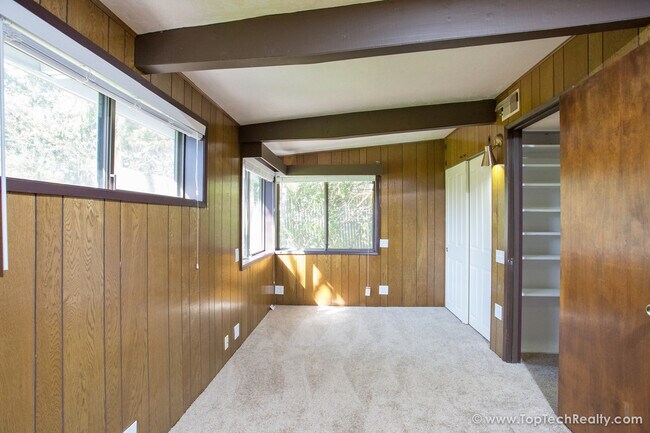 Building Photo - 675 NW 123rd Ave