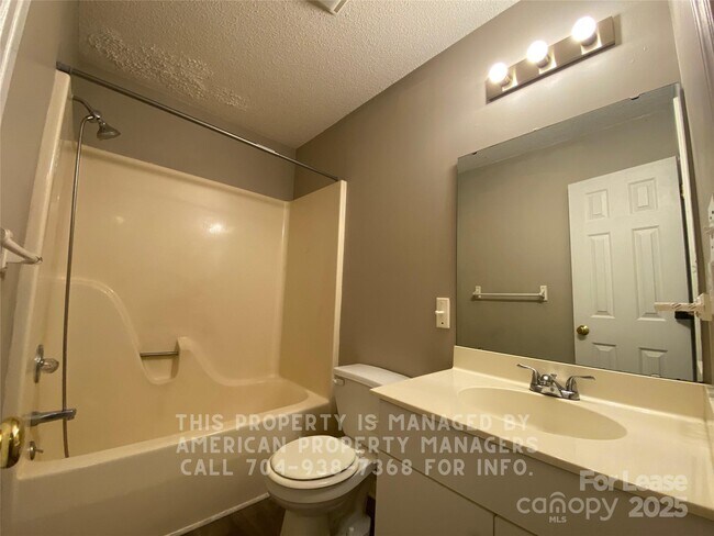 Building Photo - 152 Purple Finch Ln