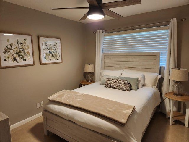 Building Photo - 3250 Lakeview Blvd