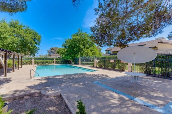 Building Photo - SPACIOUS 3BEDROOM TOWNHOUSE IN 89103 * COMING SOON *