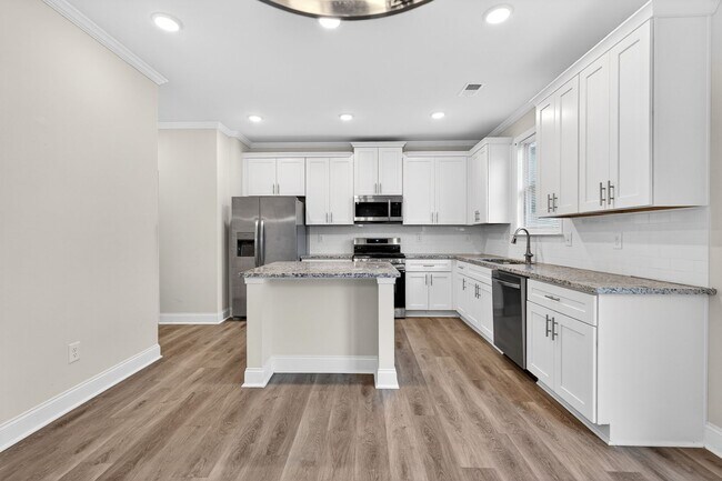 Building Photo - 4 BEDROOM SINGLE FAMILY HOME IN BRASELTON!