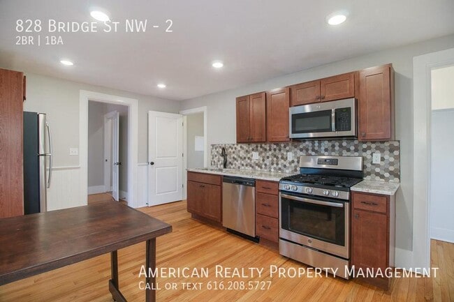 Building Photo - 828 Bridge St NW