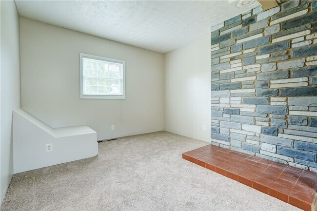 Building Photo - 4539 Dewey Ave