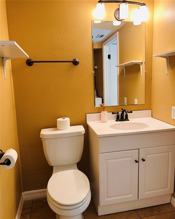 Building Photo - 2915 Pine Cone Cir