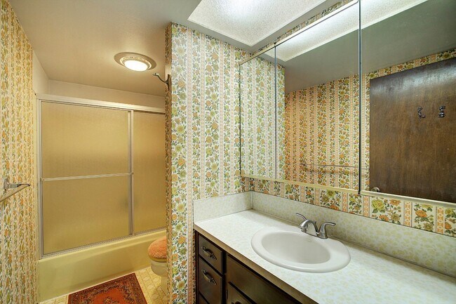 Building Photo - 3Bd/2.75Ba Maple Valley House