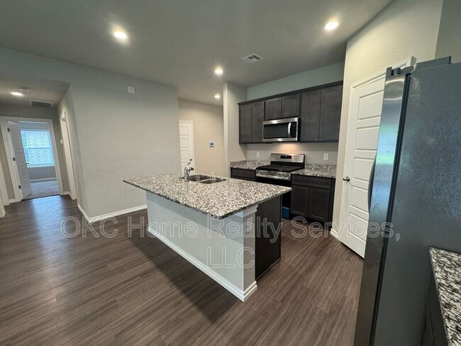 Building Photo - 4217 Palmetto Blf Dr