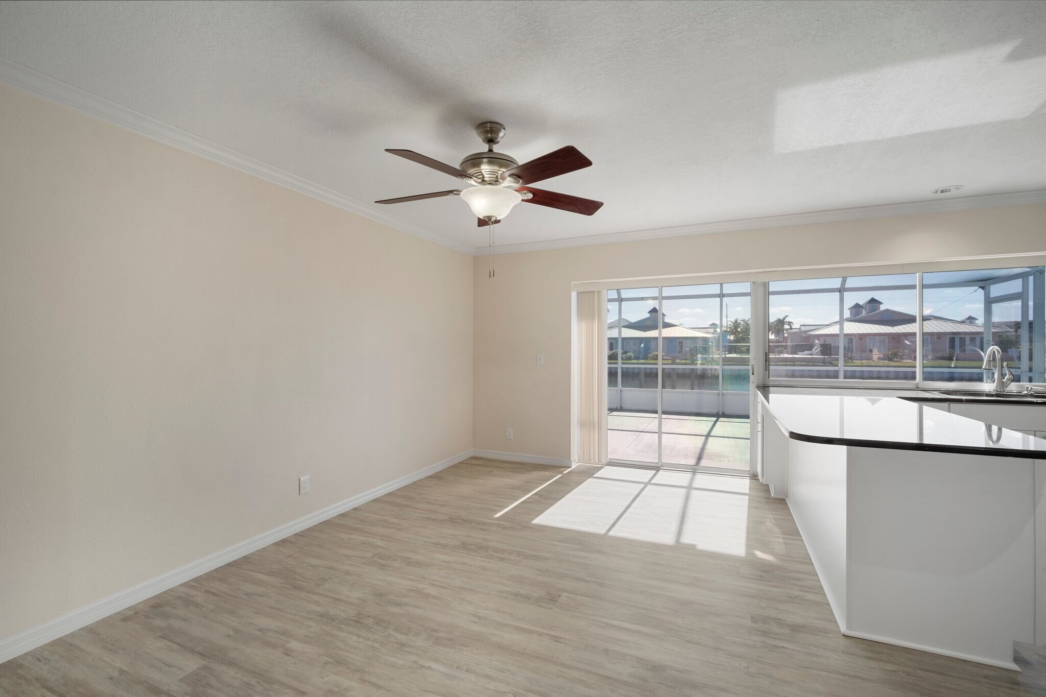 Building Photo - 910 Spindle Palm Way