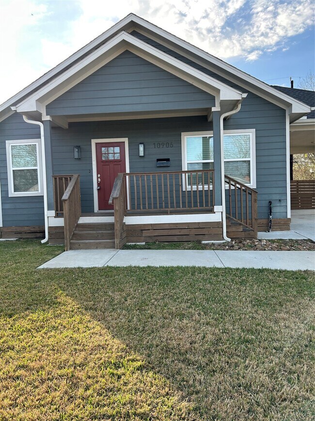 Building Photo - 10906 Southview St