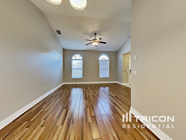 Building Photo - 8201 Golden Bear Loop