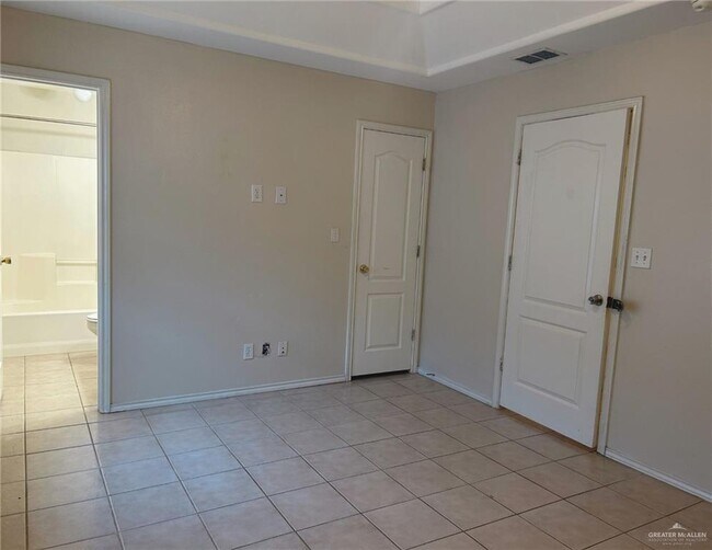 Building Photo - 1511 Nassau St