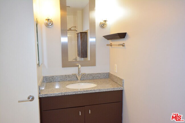 Building Photo - 1100 Wilshire Blvd