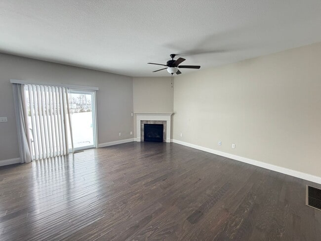 Building Photo - 754 Sedgegrass Dr