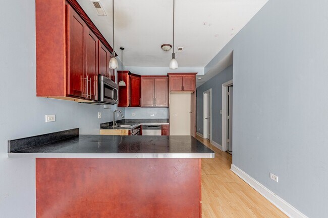Building Photo - 2450 S Homan Ave